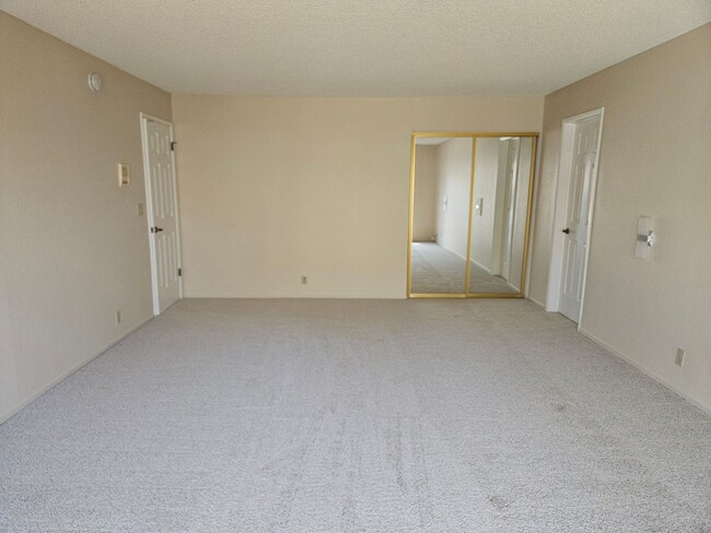 Building Photo - Spacious Willow Glen Home nestled near the end of a quiet cul-de-sac.