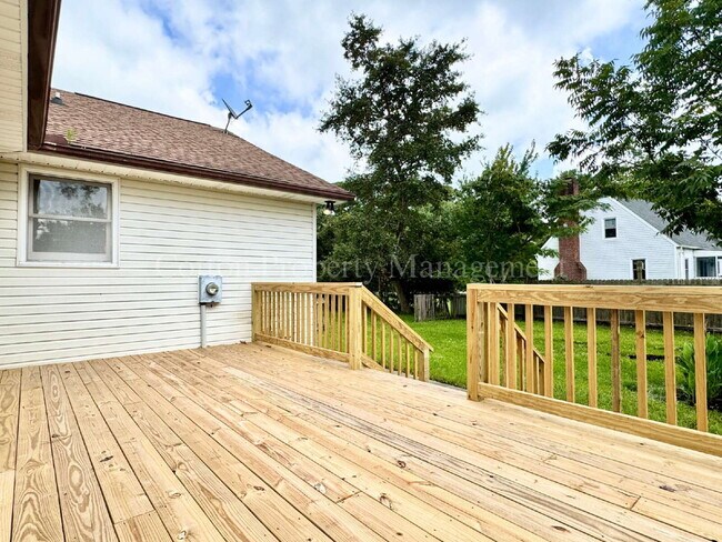 Building Photo - 307 Abbey Ln
