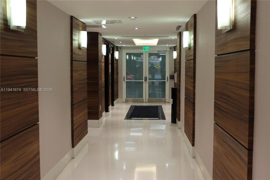 Building Photo - 650 West Ave