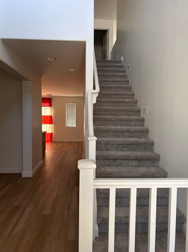 Building Photo - 21351 E Nightingale Rd