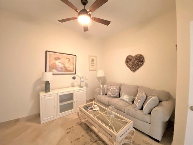 Building Photo - 801 S Olive Ave