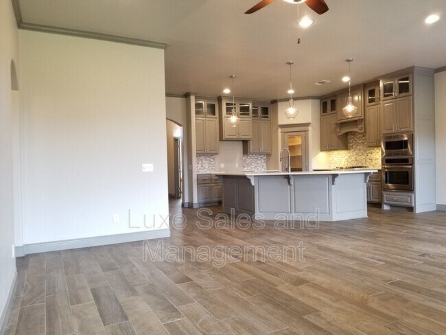 Building Photo - 1433 Kelley Pointe Pkwy