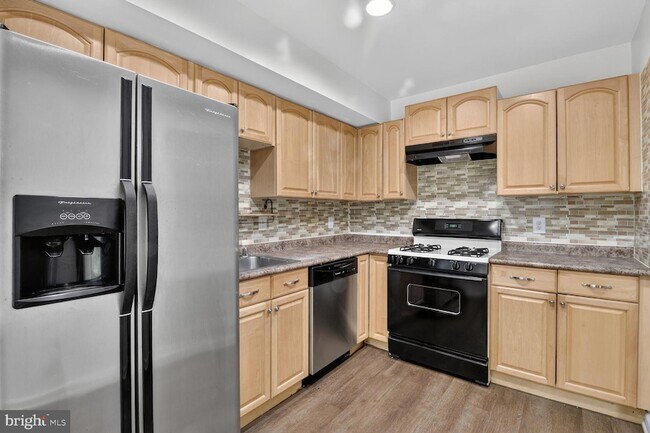 Building Photo - 788 Quince Orchard Blvd