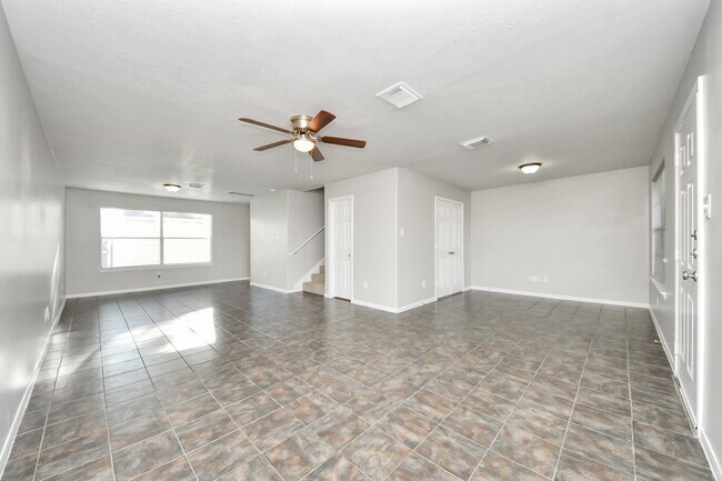 Building Photo - 6446 Mountain Pines Ln