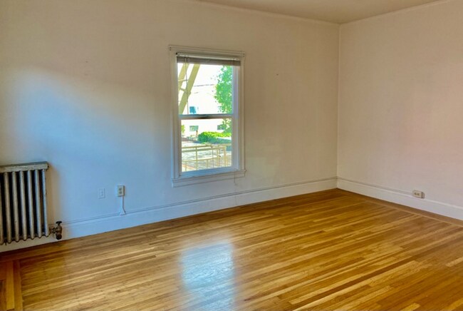 Building Photo - 1732 6th Ave