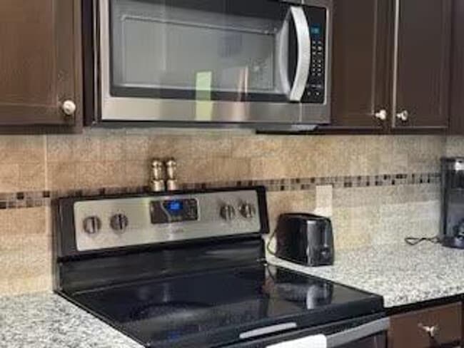 Building Photo - 300 Venue Wy