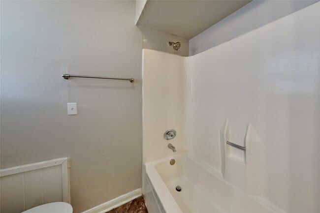 Building Photo - 2315 Shadbury Ct