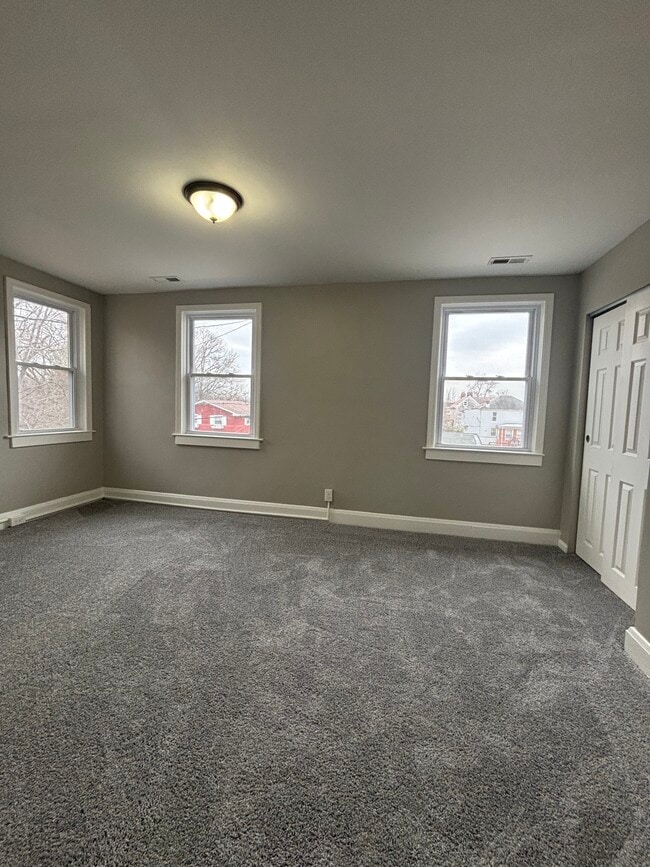 Building Photo - 10XX E Cold Spring Ln