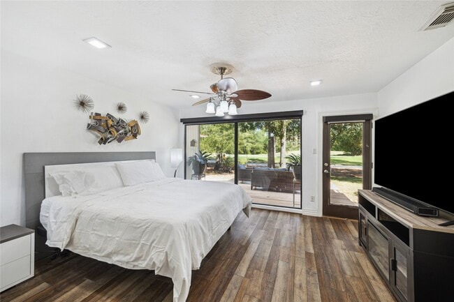 Building Photo - 64 N Timber Top Dr