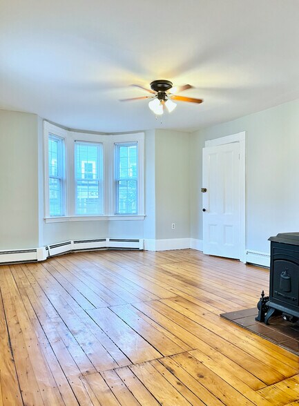 Primary Photo - 252 Walden St
