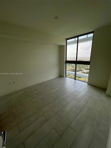 Building Photo - 2000 Metropica Wy