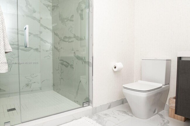 Building Photo - 851 NE 1st Ave