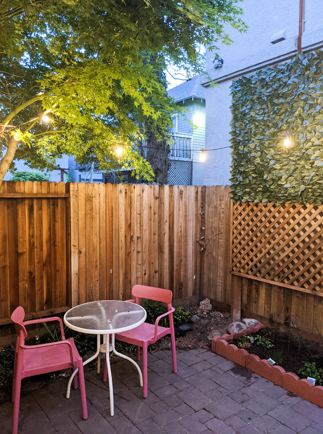 Building Photo - Beautiful Renovated Midtown Home!