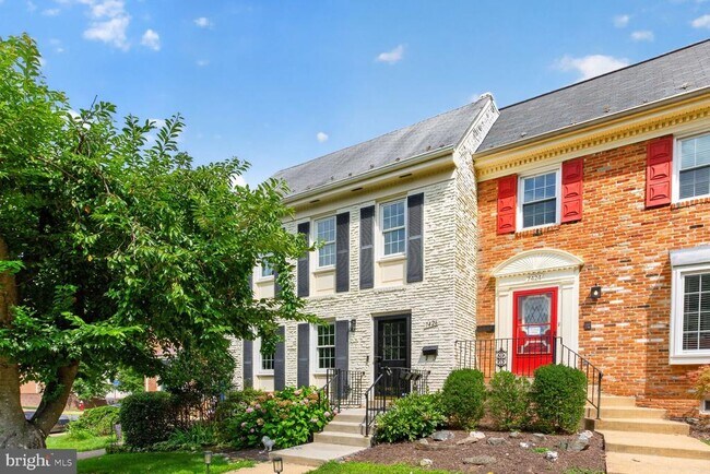 Building Photo - 7426 Hallcrest Dr
