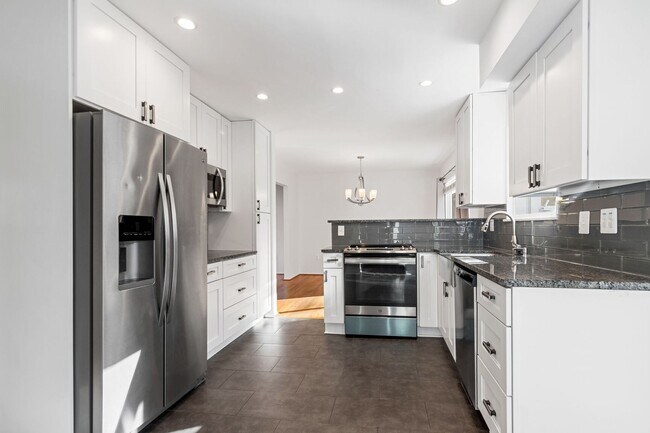 Building Photo - 17020 Briardale Rd