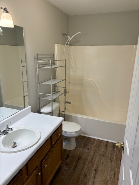 Building Photo - Magnolia Ridge Condos