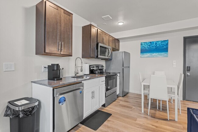 Building Photo - 1800 W Bethune St