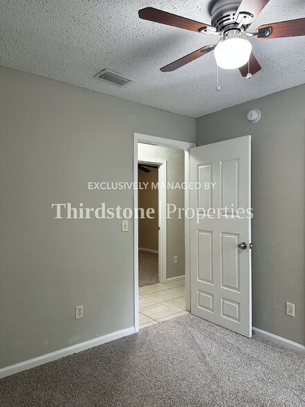 Building Photo - 2148 Baldwin St