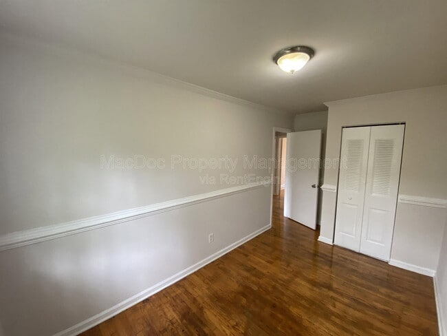 Building Photo - 719 Olde Greenwich Cir