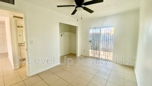 Building Photo - 1027 S Santa Rita Ave