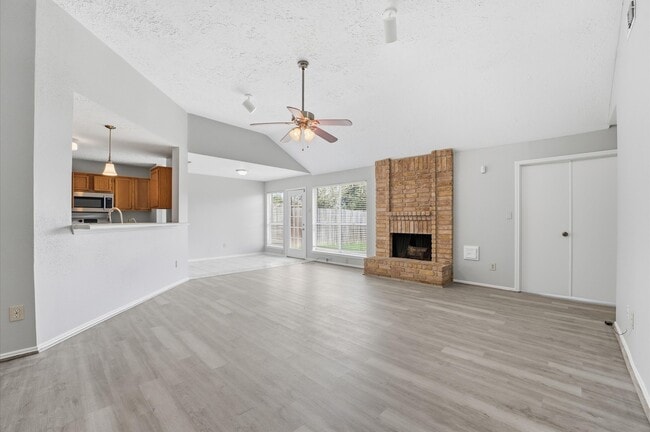 Building Photo - 7011 Lost Thicket Dr