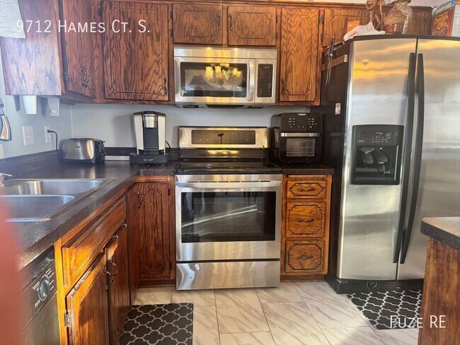 Building Photo - 9712 Hames Ct S