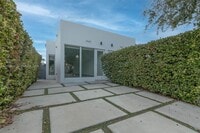 Building Photo - 3662 SW 24th Ter