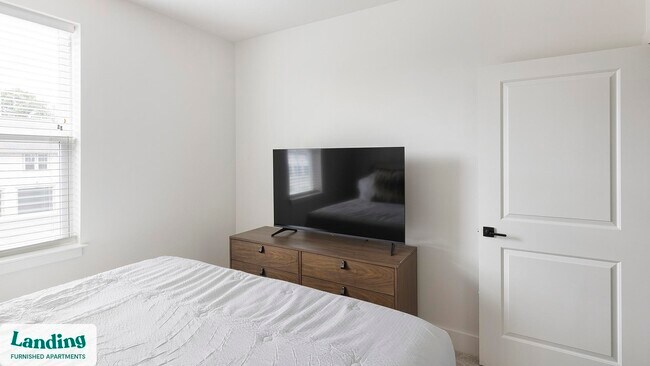 Building Photo - 170 Graphics Dr