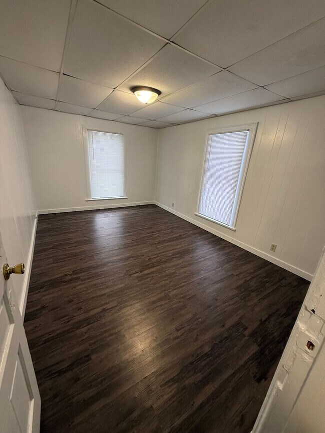 Building Photo - 314 Ives Ave