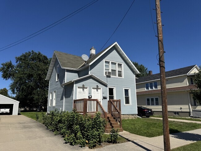 Building Photo - 1119 Doty St