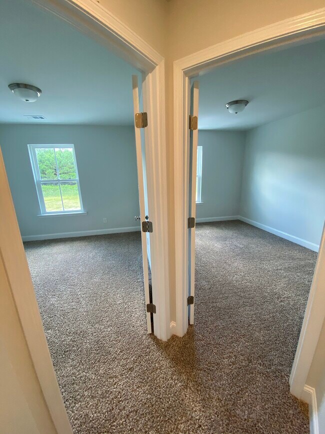 Bedrooms 2 & 3 - 78 Horizon Ln
