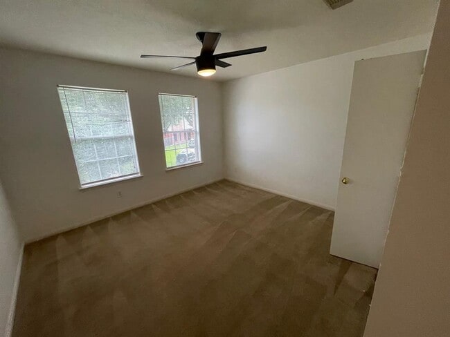 Building Photo - 4002 Timber Falls Ct