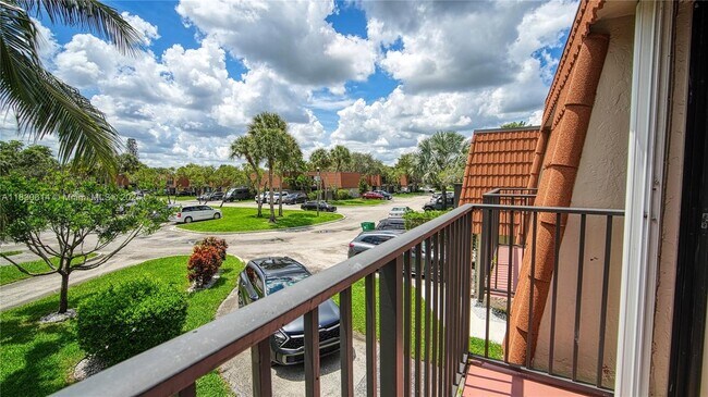 Building Photo - 11101 SW 15th Manor