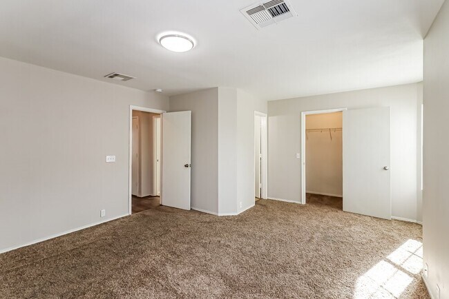 Building Photo - 6250 Gillian Park Dr