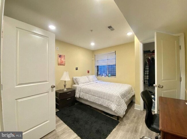 Building Photo - 2214 N Camac St