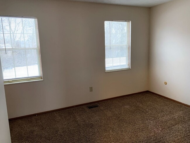 Building Photo - 5852 Aqua Bay Dr