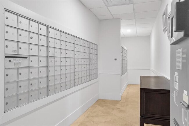 Building Photo - 3700 Galt Ocean Dr