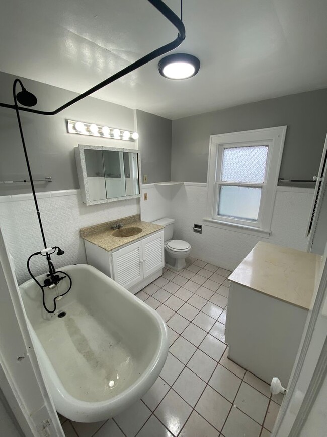 Building Photo - 11712 Princeton Ave