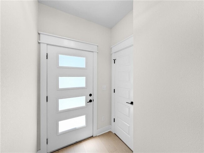 Building Photo - 30 Benwick Ln