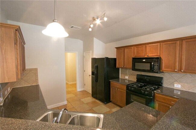Building Photo - 602 Red Bud Cove