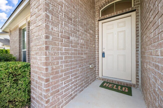 Building Photo - 208 Plata Ln