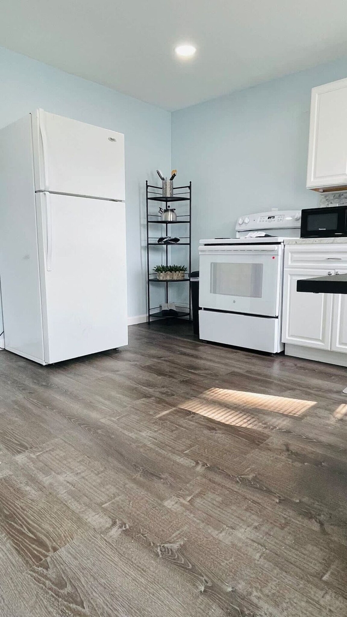 Building Photo - 25 Andem St