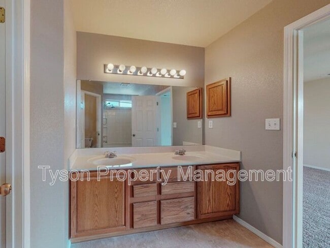Building Photo - 7615 Red Finch Ct NW