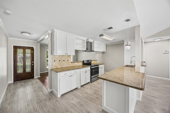 Building Photo - 11427 Hillcroft Ave