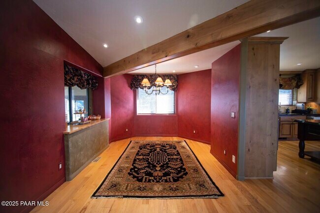 Building Photo - 270 Long