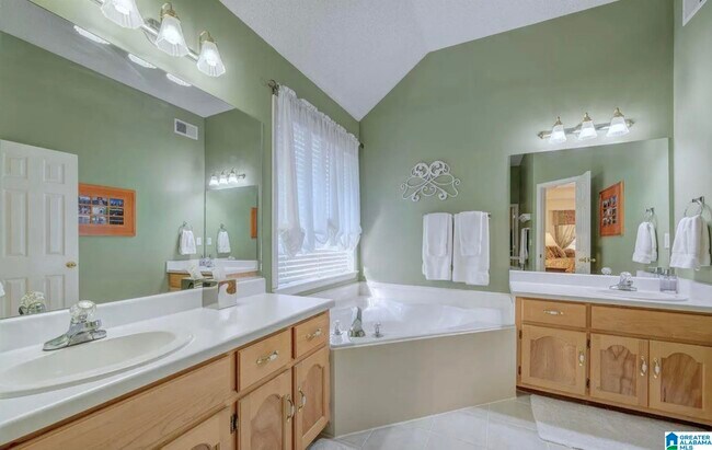 Building Photo - 1345 Moss Rose Ln