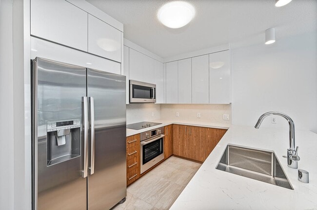 Building Photo - Azure Ala Moana #3106 - Urban living in Ho...