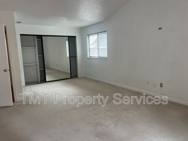 Building Photo - 7761 Roberts River Way