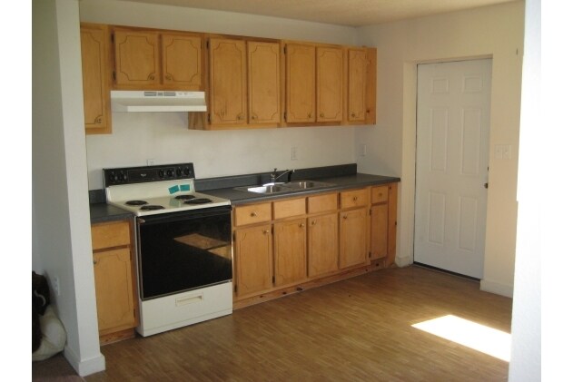 Building Photo - Chiefland Apartments II