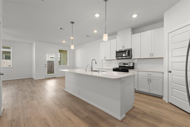 Building Photo - 702 Sand Dollar Dr